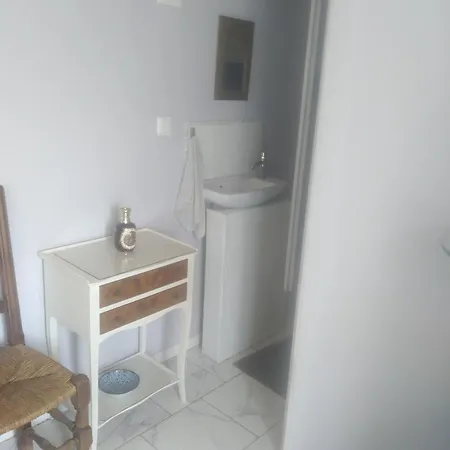 Apartment Au Rez De Jardin