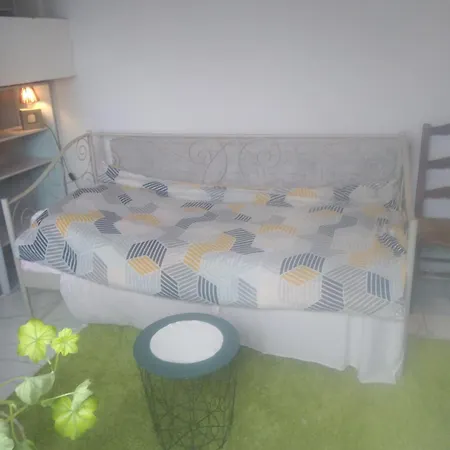 Appartement Au Rez De Jardin *